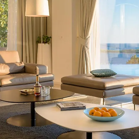 Afrodita Vikendica *