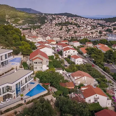 Afrodita * Hvar Town